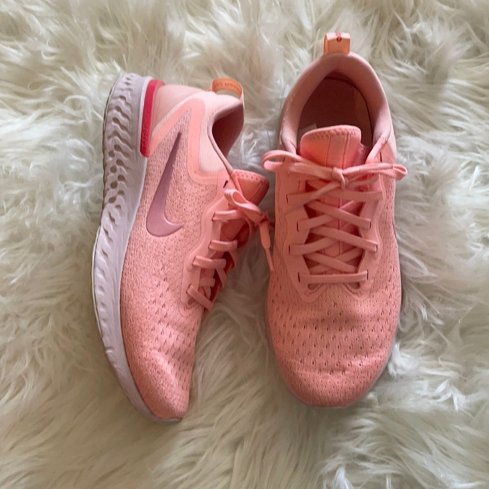 Pink Nike tennis
